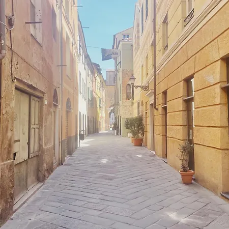 Pensjonat Palazzo Oddo In Palazzo Storico Nel Centro Di 3*