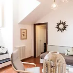Konukevi Palazzo Oddo In Palazzo Storico Nel Centro Di